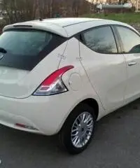 LANCIA Ypsilon 1.2 69 CV 5 porte Silver - 4