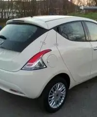 LANCIA Ypsilon 1.2 69 CV 5 porte Silver - 4