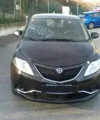 LANCIA Ypsilon 1.2 69 CV 5 porte Silver - 2