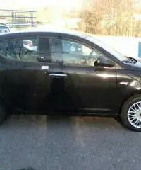 LANCIA Ypsilon 1.2 69 CV 5 porte Silver - 3