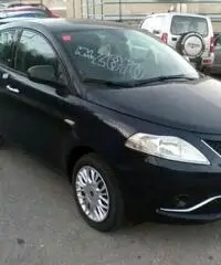 LANCIA Ypsilon 1.2 69 CV 5 porte Silver