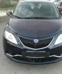 LANCIA Ypsilon 1.2 69 CV 5 porte Silver - 2