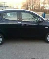 LANCIA Ypsilon 1.2 69 CV 5 porte Silver - 3