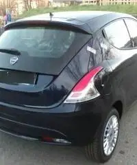 LANCIA Ypsilon 1.2 69 CV 5 porte Silver - 4