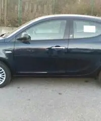 LANCIA Ypsilon 1.2 69 CV 5 porte Silver - 7