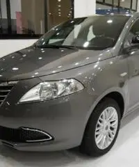 LANCIA Ypsilon 1.2 69 CV 5 porte Gold