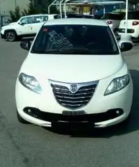 LANCIA Ypsilon 1.2 69 CV 5 porte Silver - 2