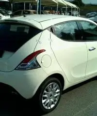 LANCIA Ypsilon 1.2 69 CV 5 porte Silver - 5