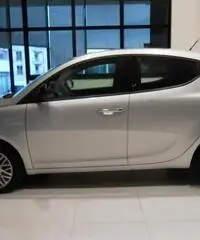 LANCIA Ypsilon 1.2 69 CV 5 porte Gold - 2