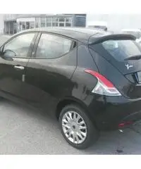 LANCIA Ypsilon 1.2 69 CV 5 porte Silver - 5