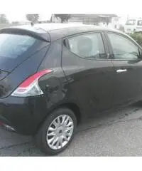 LANCIA Ypsilon 1.2 69 CV 5 porte Silver - 6