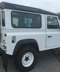 LAND ROVER Defender 90 2.2 TD4 Station Wagon  N1 - 7