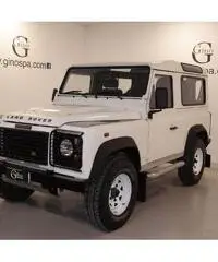 Land Rover Defender 90 2.4 TD4 Station Wagon E