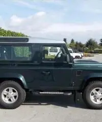 LAND ROVER Defender 90 2.2 TD4 Station Wagon SE  N1 - 3