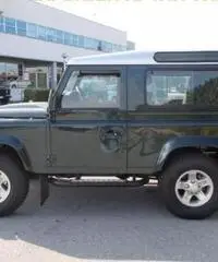 LAND ROVER Defender 90 2.2 TD4 Station Wagon SE  N1 - 7