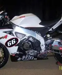 RSV 4 R 2010 strada- pista - 2