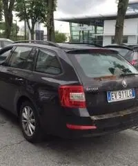 SKODA Octavia 1.6 TDI CR 105CV Wagon Ambition - 4