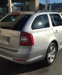 SKODA Octavia 1.6 TDI CR F.AP. Wagon Ambition - 3