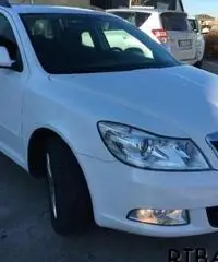 SKODA Octavia 1.6 TDI CR F.AP. DSG Wagon Ambition - 2