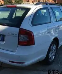 SKODA Octavia 1.6 TDI CR F.AP. DSG Wagon Ambition - 3