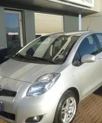 TOYOTA Yaris 1.4 D-4D DPF 5 porte Sol