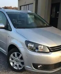 VOLKSWAGEN Touran 1.6 TDI 105CV LIFE NAVI/PARK ASSIST