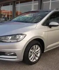 Volkswagen Touran Nuovo 1.6 tdi Highline 7 posti nuovo km0 - 2