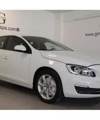 Volvo V60 D3 Dynamic Edition - KM0 - 2