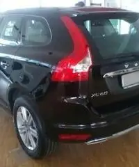 VOLVO XC60 D4 AWD Geartronic Business - 4