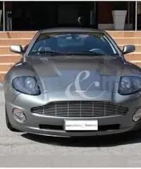 ASTON MARTIN V12 Vanquish Coupé - 3