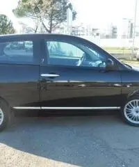 LANCIA Ypsilon 1.2 anno 12/2010 km 110000 euro 5 - 4