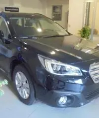 SUBARU OUTBACK 2.0D CVT Lineartronic Style - 2