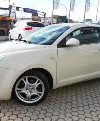 Alfa Romeo MiTo MiTo 1.4 T 120 CV GPL Distinctive Sport Pack interno in pelle totale 61.000km - 2