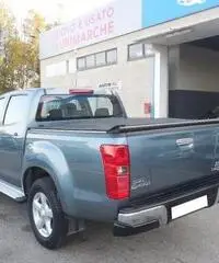 ISUZU D-Max 2.5 Crew Cab Solar 4WD - 4