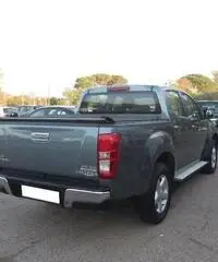 ISUZU D-Max 2.5 Crew Cab Solar 4WD - 5