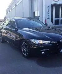 Alfa Romeo Giulia 2.2 Turbo Diesel 150 Cv Business Launch Edition - 3