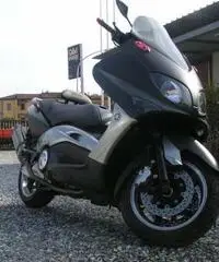 Yamaha T-Max Black Max - 2