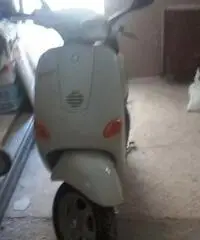 Vespa scuter a 4 tempi 2002 - 5