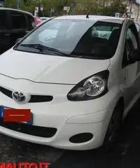 TOYOTA Aygo 1.0 12V VVT-i 5 porte Now Connect - 3