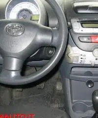 TOYOTA Aygo 1.0 12V VVT-i 5 porte Now Connect - 7