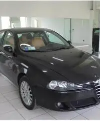 ALFA ROMEO 147 1.9 JTD 5 porte Distinctive