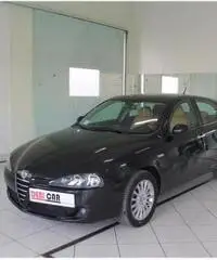 ALFA ROMEO 147 1.9 JTD 5 porte Distinctive - 2