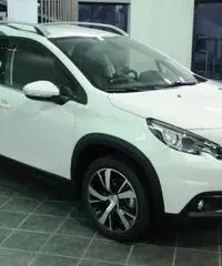 PEUGEOT 2008 SUV BlueHDi 100 Allure