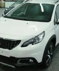 PEUGEOT 2008 SUV BlueHDi 100 Allure - 2