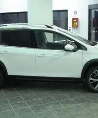 PEUGEOT 2008 SUV BlueHDi 100 Allure - 3