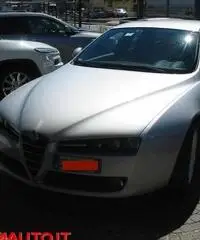 ALFA ROMEO 159 1.9 JTDm 16V Sportwagon Distinctive