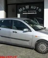 FORD Focus 1.6i 16V cat 5p. Ambiente