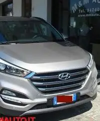 HYUNDAI Tucson 1.7 CRDi XPossible  TETTO APRIBILE!!! - 2