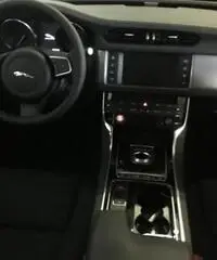 JAGUAR XF 2.0d 180 CV Pure Automatico - 4