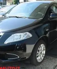 LANCIA Ypsilon 0.9 T.Air 85 CV 5 porte Metano Ecochic silver km 0 - 5